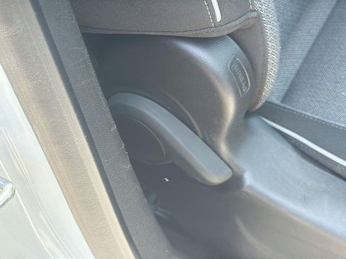 Used 2025 Chevrolet TrailBlazer LS FWD image 29