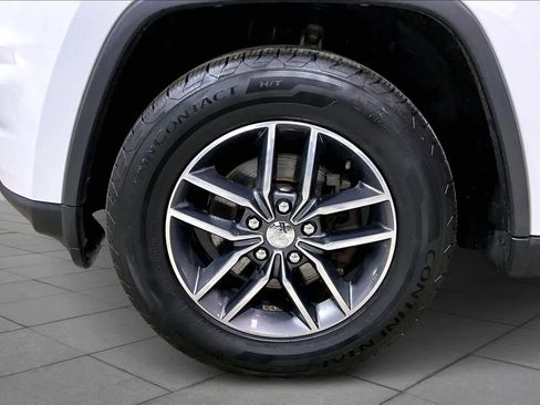 Used 2017 Jeep Grand Cherokee Limited AWD/4WD image 10