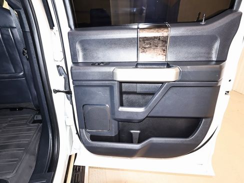 Certified 2022 Ford F250 Lariat w/ Lariat Ultimate Package image 19