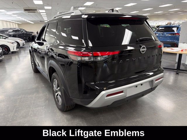 Used 2024 Nissan Pathfinder SL w/ Black Appearance Package AWD/4WD image 5