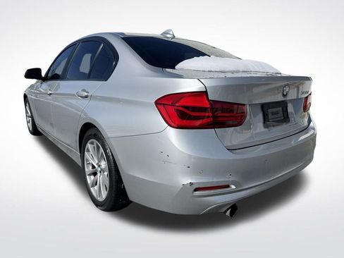 Used 2017 BMW 320i Sedan image 4