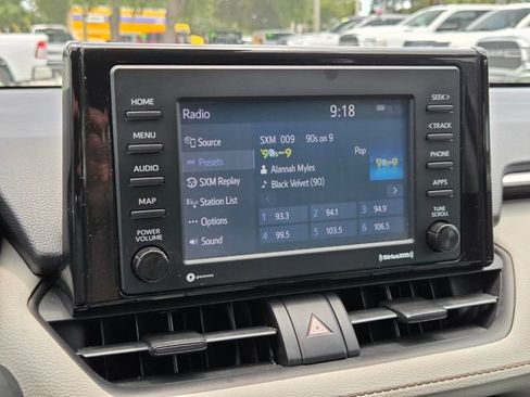 Used 2021 Toyota RAV4 XLE w/ Convenience Package FWD image 27