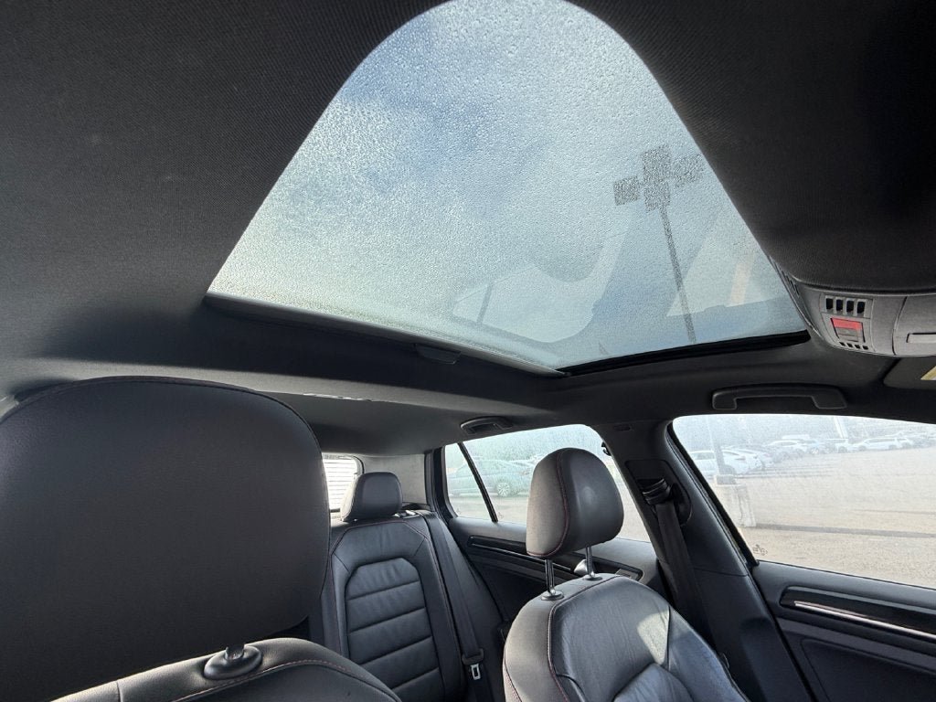 Used 2015 Volkswagen GTI SE FWD image 27