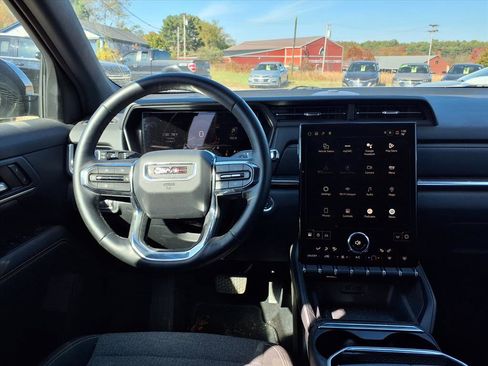 Used 2025 GMC Terrain Elevation image 19