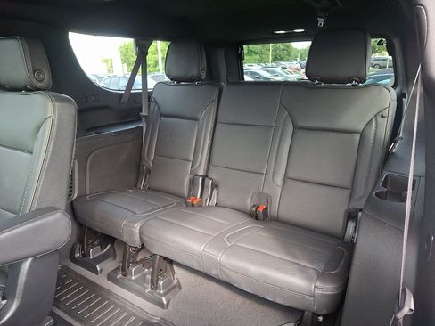Used 2023 GMC Yukon XL Denali AWD/4WD image 11