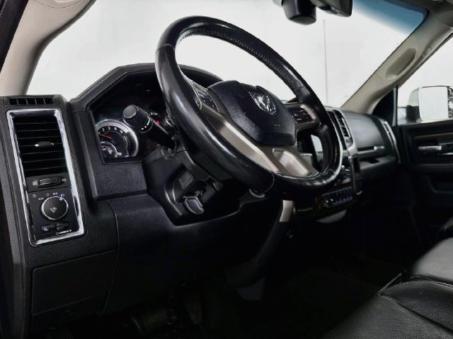 Used 2016 RAM 2500 Laramie w/ Cold Weather Group AWD/4WD image 19