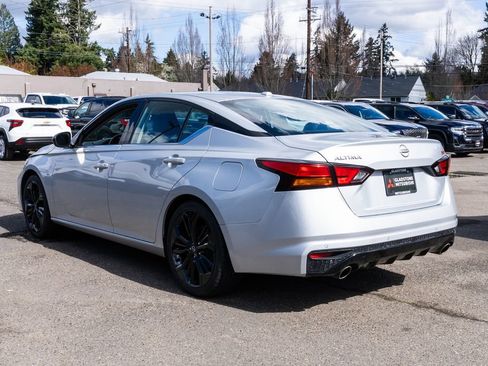 Used 2023 Nissan Altima 2.5 SR FWD image 4