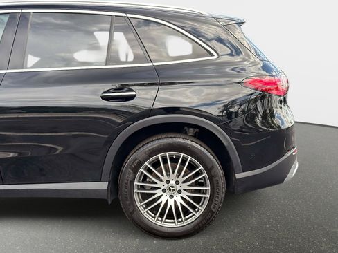 Used 2025 Mercedes-Benz GLC 300 4MATIC image 15