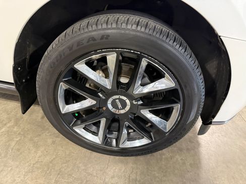 Used 2018 Ford Expedition Max Limited w/ Equipment Group 301A AWD/4WD image 4