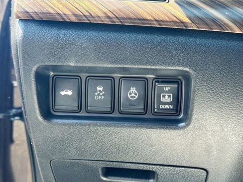 Used 2017 Nissan Maxima Platinum FWD image 10