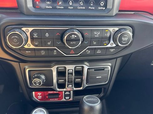 Used 2022 Jeep Gladiator Rubicon w/ LED Lighting Group AWD/4WD image 43