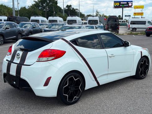 Used 2012 Hyundai Veloster w/ Style Pkg FWD image 4