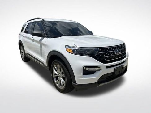 Used 2020 Ford Explorer XLT w/ Equipment Group 202A RWD image 3