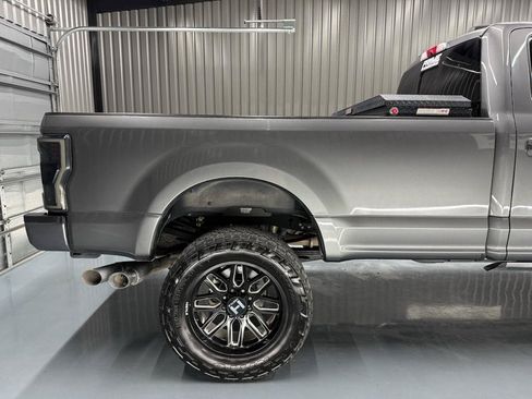 Used 2022 Ford F350 Platinum w/ FX4 Off-Road Package AWD/4WD image 14
