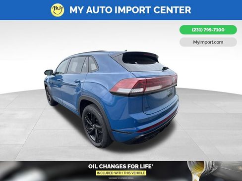 Used 2025 Volkswagen Atlas Cross Sport SEL R-Line AWD/4WD image 4