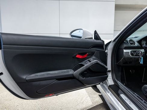 Used 2020 Porsche 718 Cayman GT4 image 25
