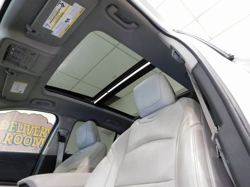 Used 2021 Cadillac XT4 Premium Luxury image 38