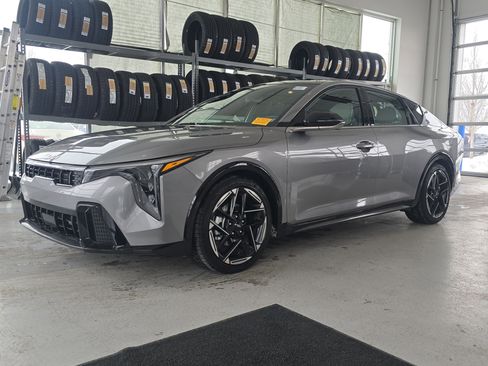 Used 2025 Kia K4 GT-Line w/ GT-Line Premium Package image 4
