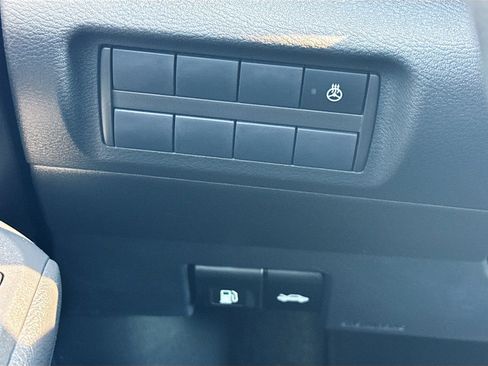 Used 2023 Nissan Kicks SR w/ SR Premium Package FWD image 9