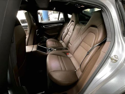 Used 2022 Porsche Panamera GTS image 19