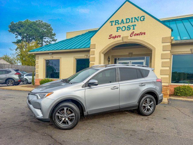 Used 2017 Toyota RAV4 XLE FWD image 3