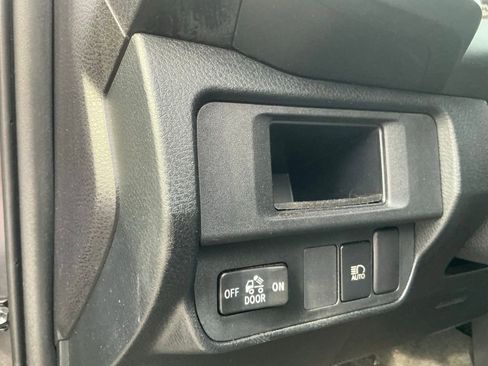 Used 2018 Toyota Tacoma SR w/ SR Convenience Package image 16