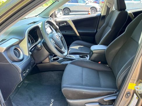 Used 2015 Toyota RAV4 XLE AWD/4WD image 7
