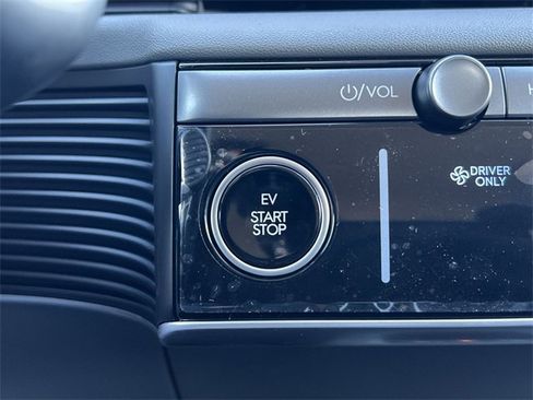 New 2026 Hyundai Ioniq 5 SE image 20