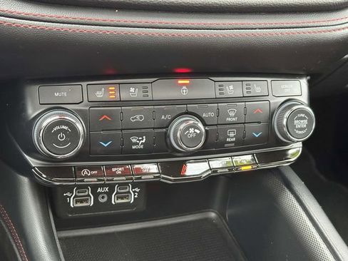 Certified 2024 Dodge Durango GT image 18