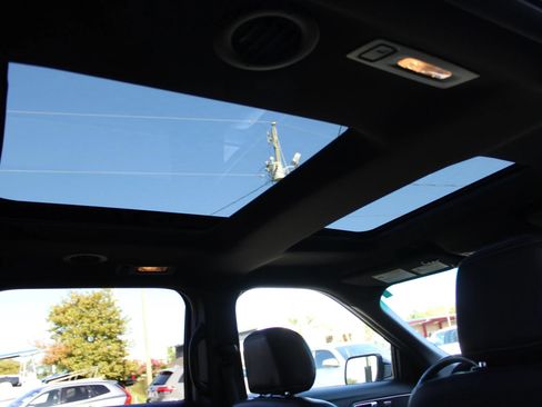 Used 2016 Ford Explorer Limited w/ Equipment Group 301A AWD/4WD image 28