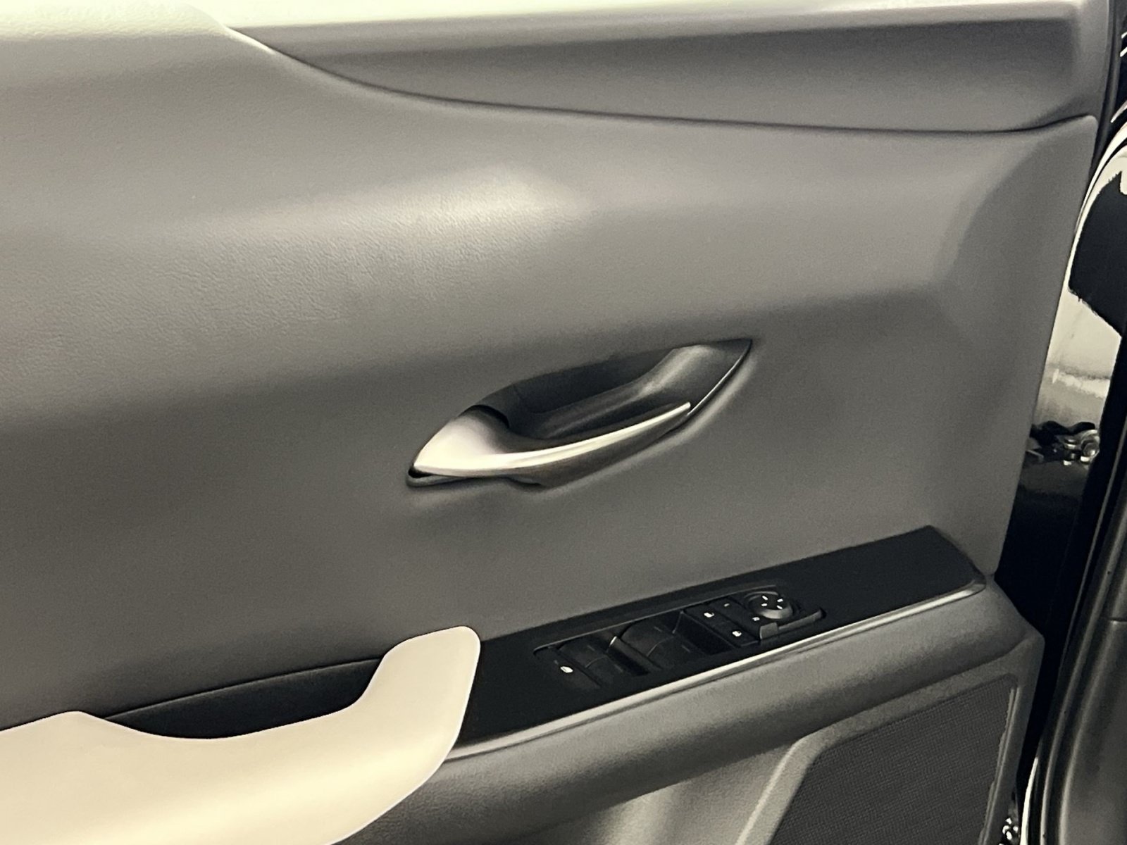 Used 2025 Lexus UX 300h AWD w/ Cold Area Package image 15