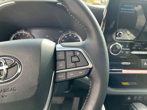 Used 2026 Toyota Highlander XLE image 22