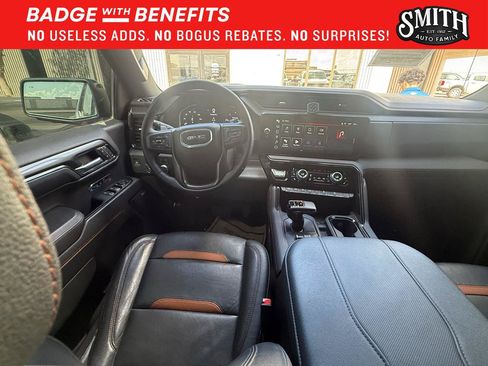 Used 2024 GMC Sierra 1500 AT4 w/ Technology Package AWD/4WD image 12