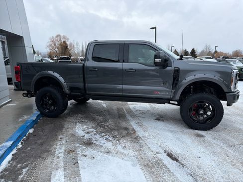New 2026 Ford F250 Lariat w/ Black Appearance Package image 30