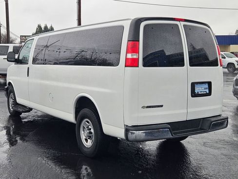 Used 2020 Chevrolet Express 3500 LT w/ LT Preferred Equipment Group image 4
