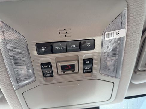 Used 2022 Toyota RAV4 XLE Premium FWD image 18