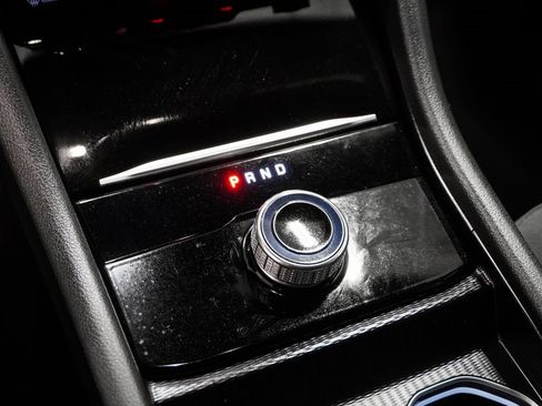 Certified 2025 Jeep Grand Cherokee Laredo w/ Luxury Tech Group I image 27