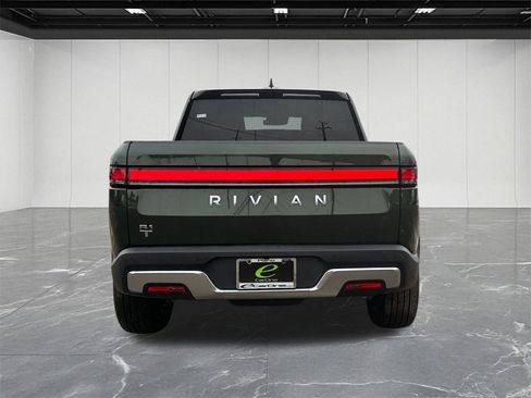 Used 2025 Rivian R1T Adventure image 7