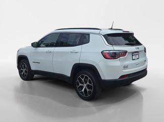 Used 2024 Jeep Compass Latitude AWD/4WD video 3