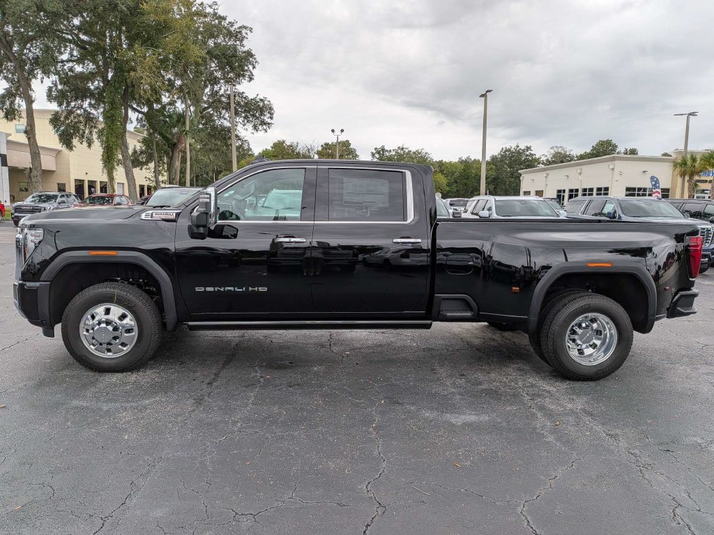 New 2026 GMC Sierra 3500 Denali w/ Denali Reserve Package AWD/4WD image 7