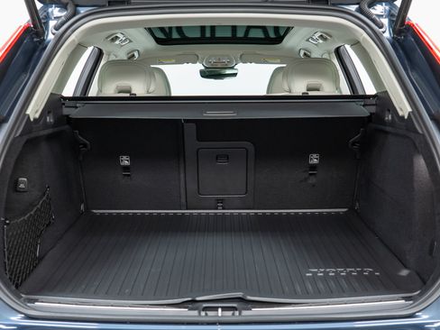 New 2026 Volvo XC60 B5 Ultra w/ Climate Package image 10