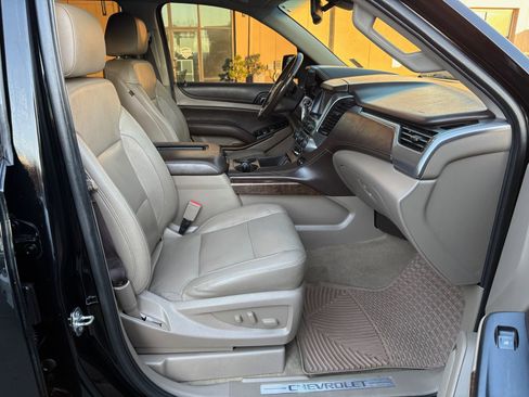 Used 2018 Chevrolet Suburban LT image 26