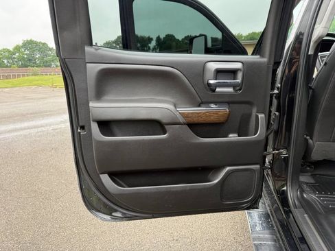 Used 2019 GMC Sierra 3500 Denali w/ Duramax Plus Package AWD/4WD image 17