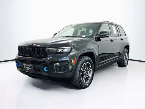 Used 2022 Jeep Grand Cherokee Trailhawk w/ Luxury Tech Group III image 3