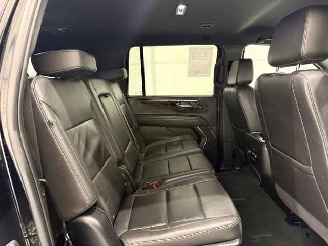 Used 2025 Chevrolet Suburban Z71 AWD/4WD image 28