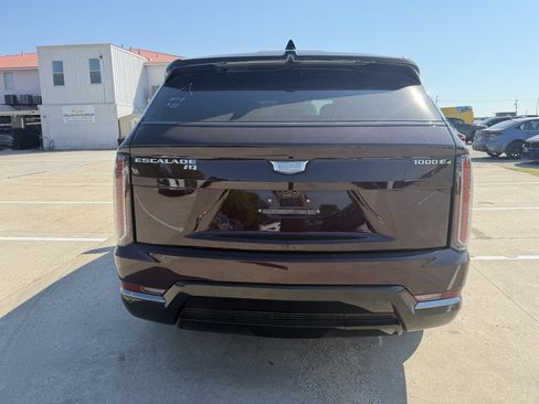Used 2025 Cadillac Escalade IQ Sport 2 AWD/4WD image 3