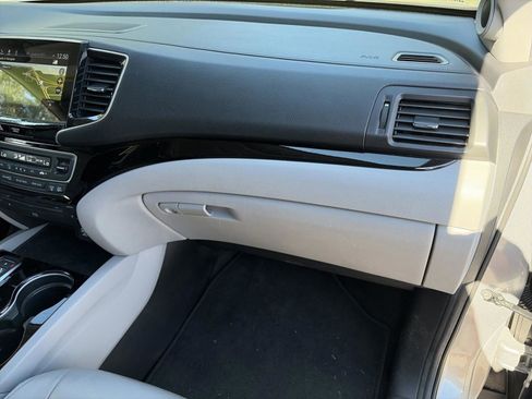 Used 2021 Honda Pilot Touring image 21