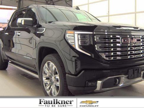 Used 2022 GMC Sierra 1500 Denali w/ Denali Reserve Package AWD/4WD image 1
