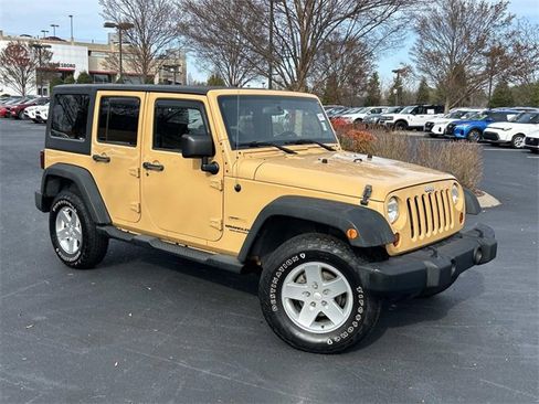 Used 2013 Jeep Wrangler Unlimited Sport image 2