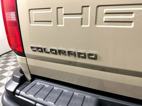 Used 2022 Chevrolet Colorado ZR2 w/ Colorado ZR2 Bison Edition AWD/4WD image 31